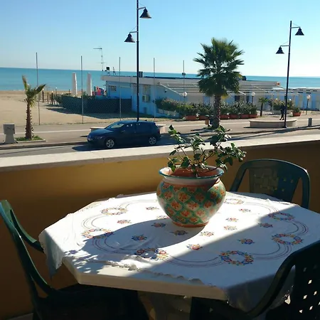 Ampio Terrazzo Sul Mare